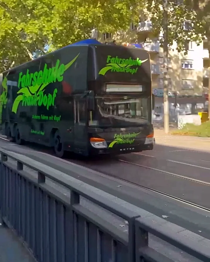Setra-Doppeldecker der VerkehrsAkademie Frank Dopf GmbH in Karlsruhe